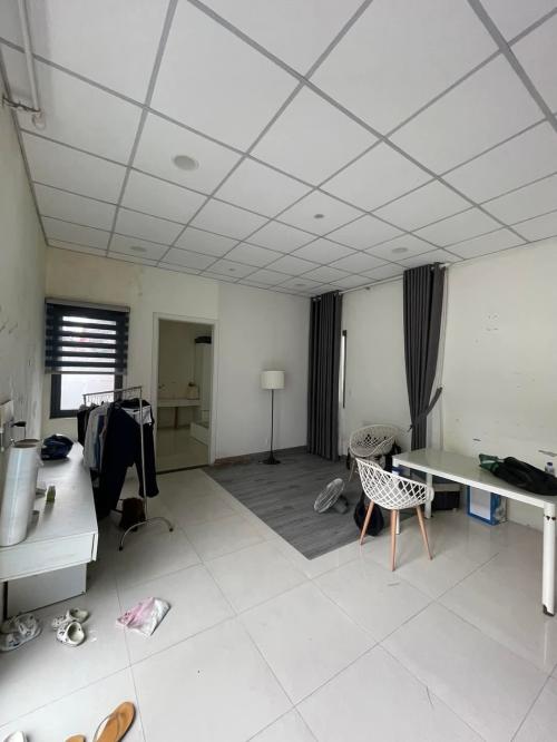 Gần trung tâm, biệt thự sân vườn đẹp, Mặt tiền Phan Xích Long, giá tốt